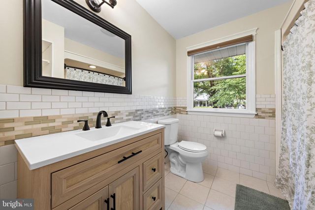 126 DIVISION ST, West Creek, NJ 08092
