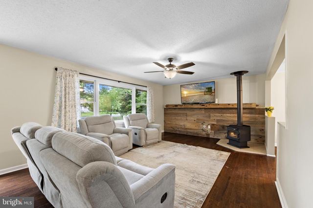 126 DIVISION ST, West Creek, NJ 08092