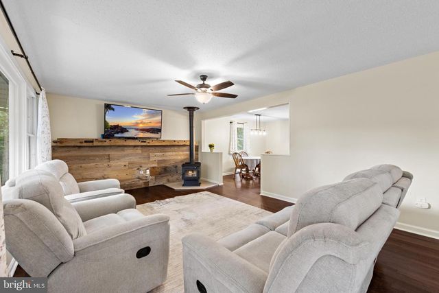 126 DIVISION ST, West Creek, NJ 08092