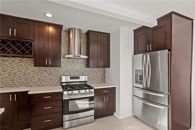 300. W Hillsdale, Inglewood, CA 90302