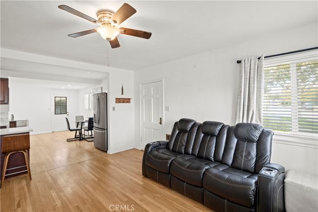 300. W Hillsdale, Inglewood, CA 90302