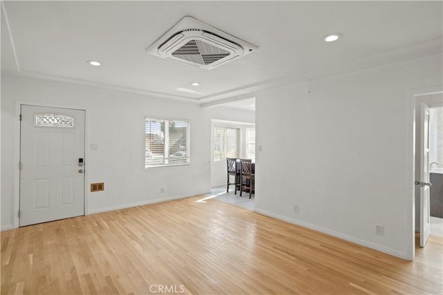 300. W Hillsdale, Inglewood, CA 90302