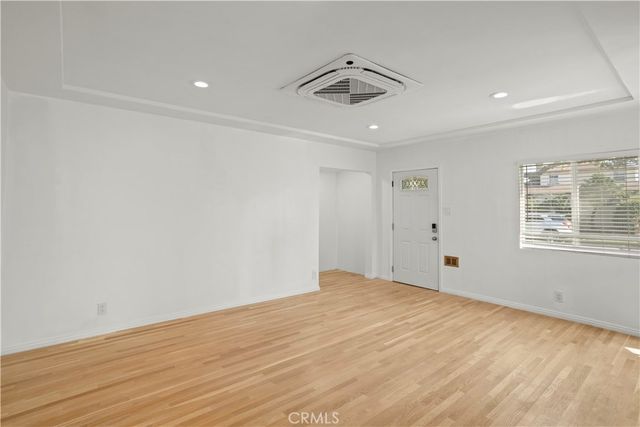 300. W Hillsdale, Inglewood, CA 90302