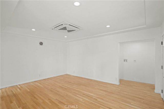 300. W Hillsdale, Inglewood, CA 90302