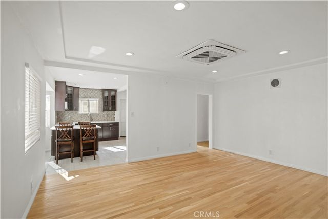 300. W Hillsdale, Inglewood, CA 90302