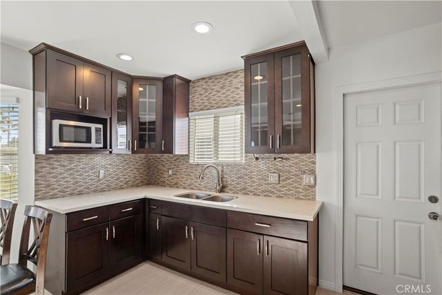 300. W Hillsdale, Inglewood, CA 90302