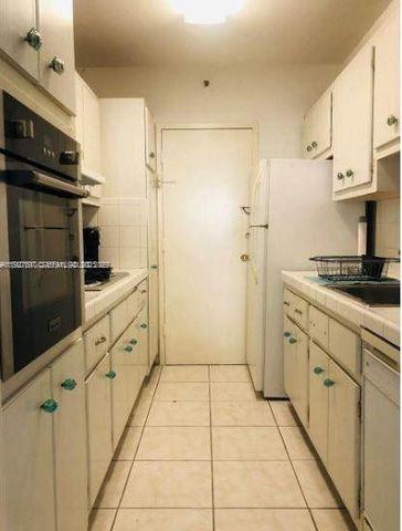 100 Lincoln Rd 541, Miami Beach, FL 33139