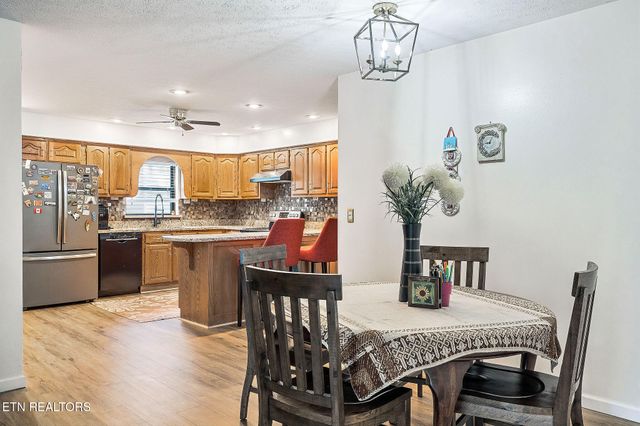145 Anglewood Drive, Crossville, TN 38558