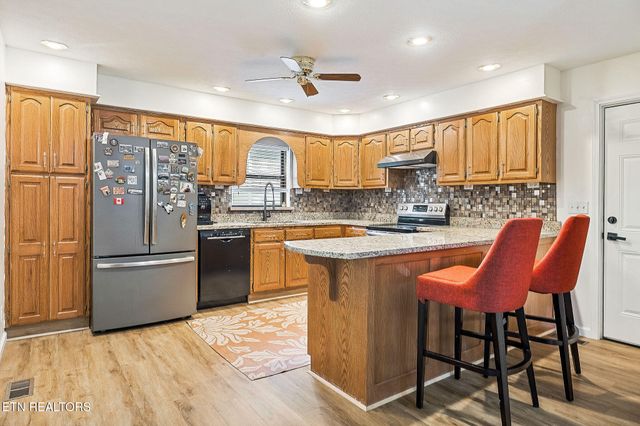 145 Anglewood Drive, Crossville, TN 38558