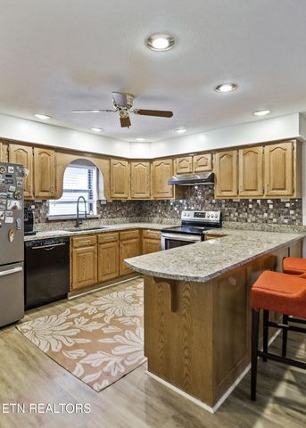 145 Anglewood Drive, Crossville, TN 38558