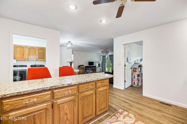 145 Anglewood Drive, Crossville, TN 38558
