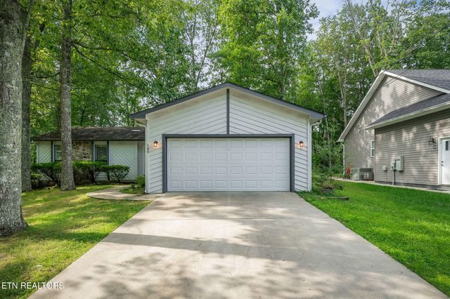 145 Anglewood Drive, Crossville, TN 38558