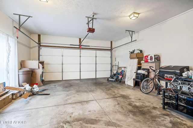 145 Anglewood Drive, Crossville, TN 38558