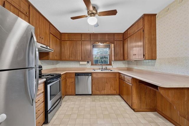 808 NW 10th Street, Blue Springs, MO 64015