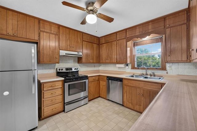 808 NW 10th Street, Blue Springs, MO 64015
