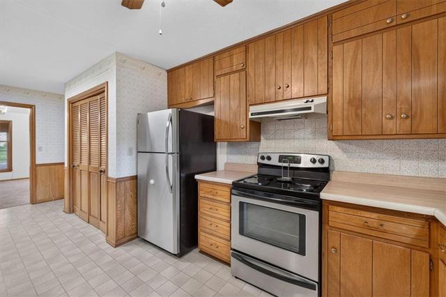 808 NW 10th Street, Blue Springs, MO 64015