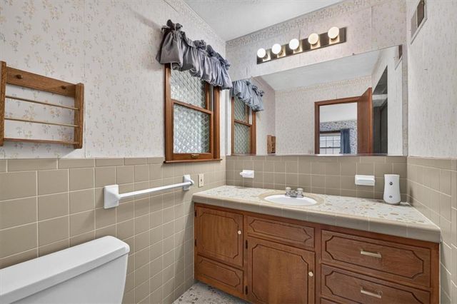 808 NW 10th Street, Blue Springs, MO 64015