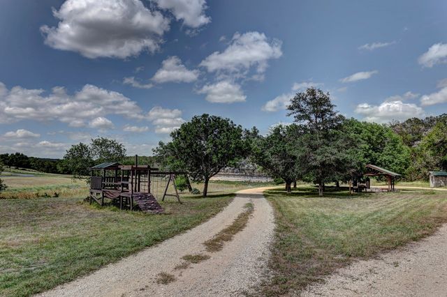 185 Cougar Park Rd, Hunt, TX 78024