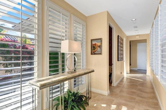 241 Arrowhead Drive, Palm Desert, CA 92211