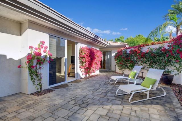 241 Arrowhead Drive, Palm Desert, CA 92211