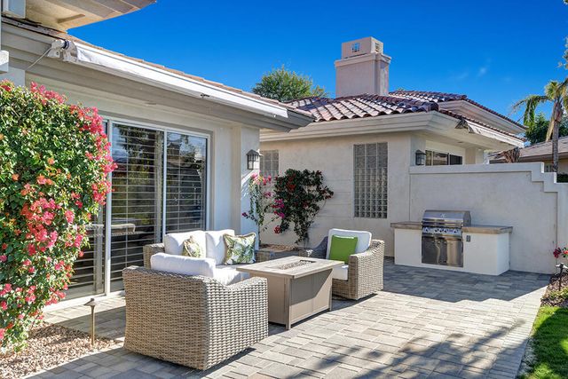 241 Arrowhead Drive, Palm Desert, CA 92211