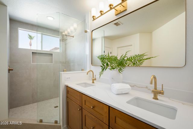 5032 E SIESTA Drive 3, Phoenix, AZ 85044