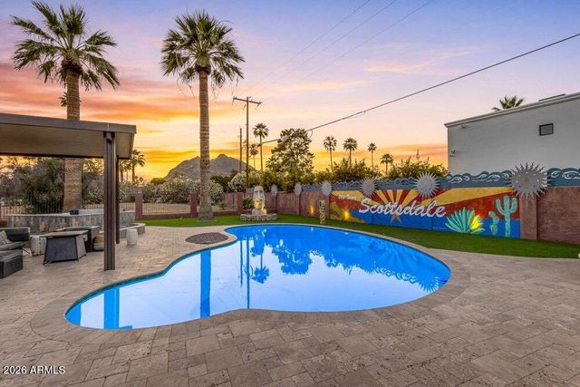 6802 E PARADISE Parkway, Scottsdale, AZ 85251