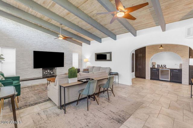 6802 E PARADISE Parkway, Scottsdale, AZ 85251