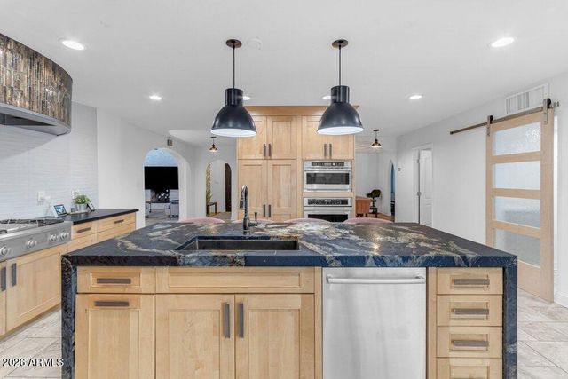 6802 E PARADISE Parkway, Scottsdale, AZ 85251