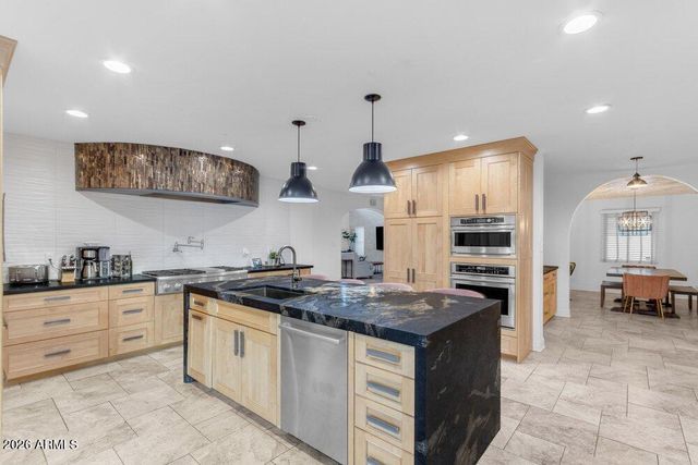 6802 E PARADISE Parkway, Scottsdale, AZ 85251