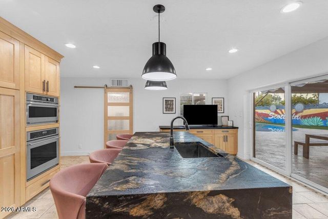 6802 E PARADISE Parkway, Scottsdale, AZ 85251