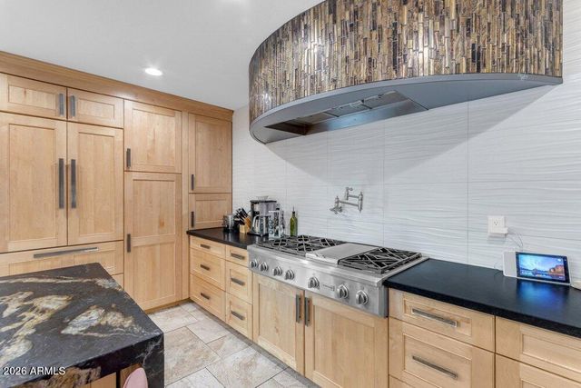 6802 E PARADISE Parkway, Scottsdale, AZ 85251