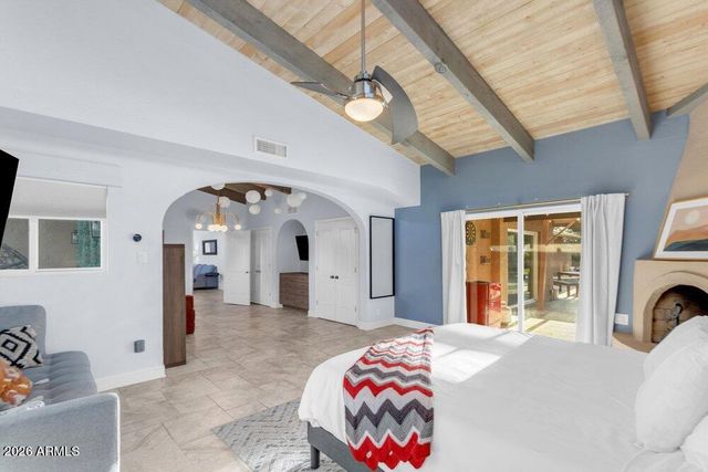 6802 E PARADISE Parkway, Scottsdale, AZ 85251