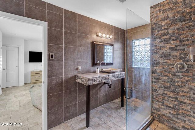 6802 E PARADISE Parkway, Scottsdale, AZ 85251