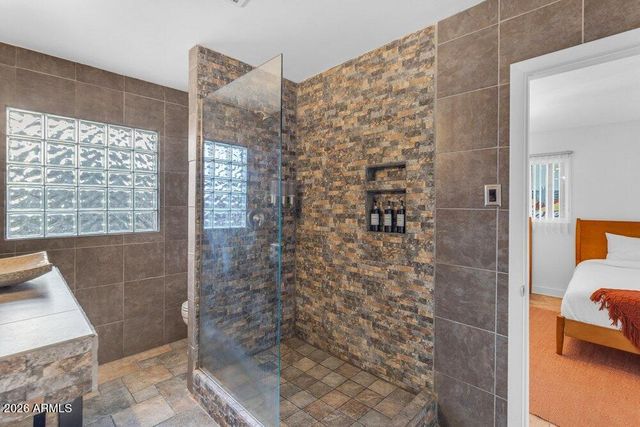 6802 E PARADISE Parkway, Scottsdale, AZ 85251