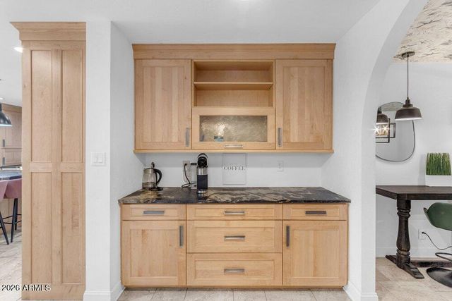 6802 E PARADISE Parkway, Scottsdale, AZ 85251