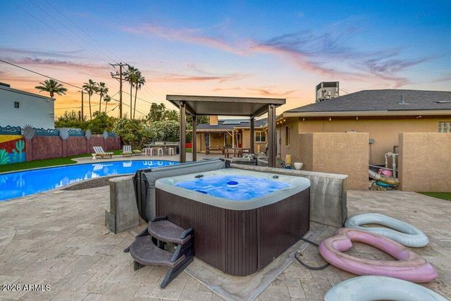 6802 E PARADISE Parkway, Scottsdale, AZ 85251