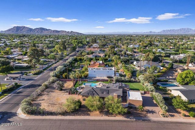 6802 E PARADISE Parkway, Scottsdale, AZ 85251