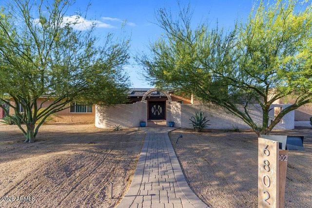6802 E PARADISE Parkway, Scottsdale, AZ 85251