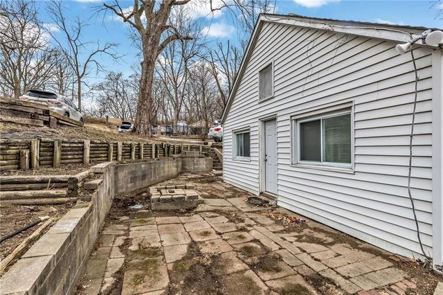 115 W 1st Street, Farley, MO 64028