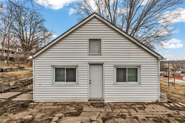 115 W 1st Street, Farley, MO 64028