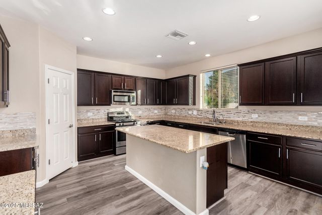 6760 Neptune Cove Road, Tucson, AZ 85756