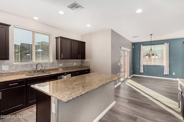 6760 Neptune Cove Road, Tucson, AZ 85756