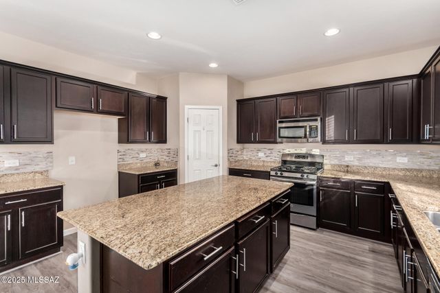 6760 Neptune Cove Road, Tucson, AZ 85756