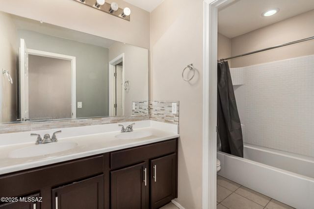 6760 Neptune Cove Road, Tucson, AZ 85756