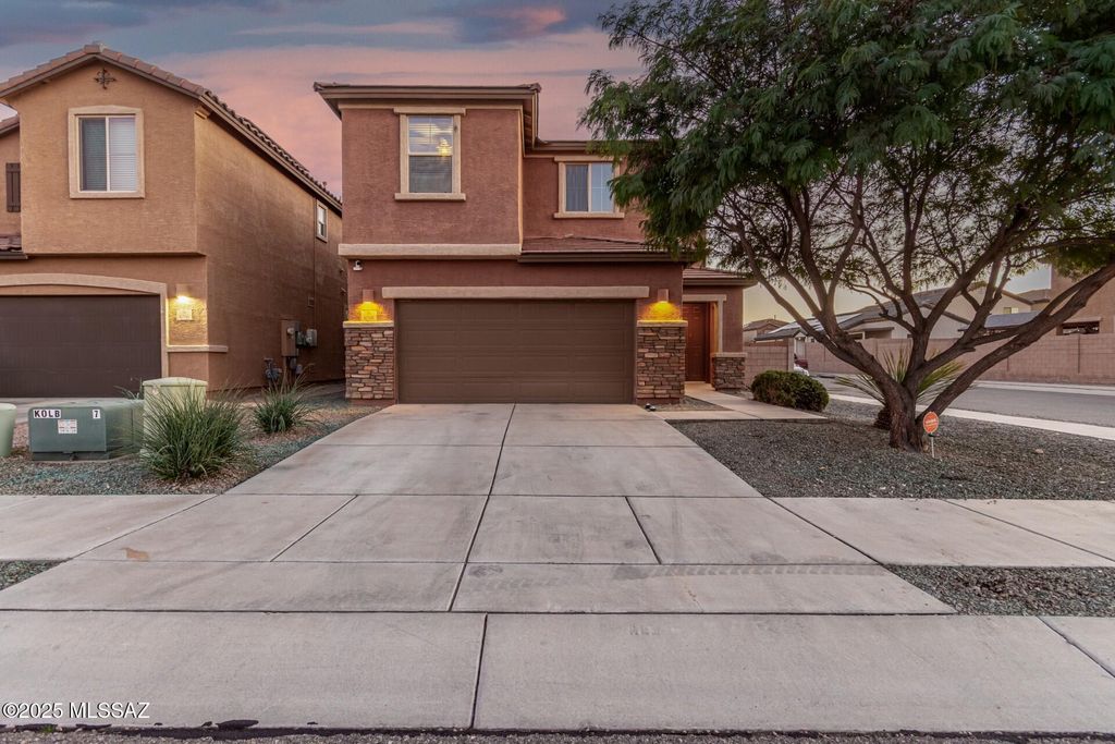 6760 Neptune Cove Road, Tucson, AZ 85756