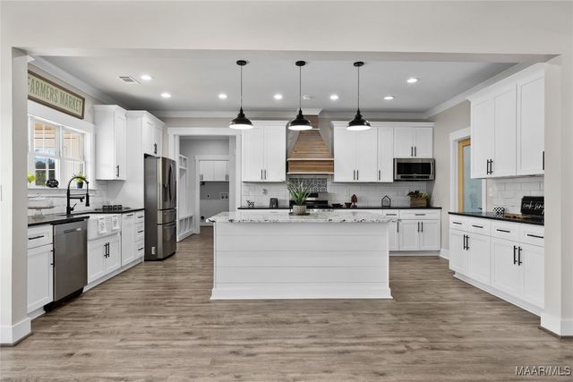 730 County Road 730 ., Clanton, AL 35046