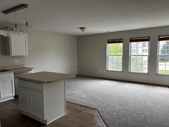 8302 Westown Parkway 7110, West Des Moines, IA 50266