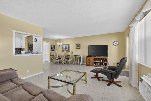 414 Windsor R, West Palm Beach, FL 33417