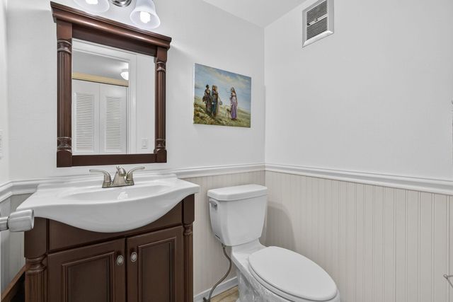 414 Windsor R, West Palm Beach, FL 33417